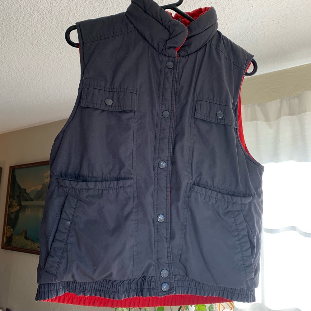Reversible vintage 90s puffer vest